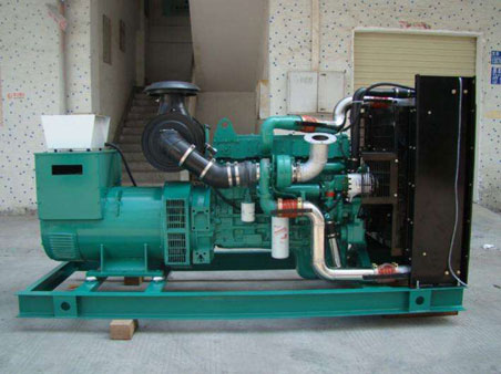 河南1100kw康明斯柴油发电机组